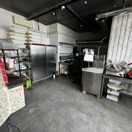 Fonds de commerce Pizzeria / Snacking avec bail commercial – 70 m² – entièrement équipé